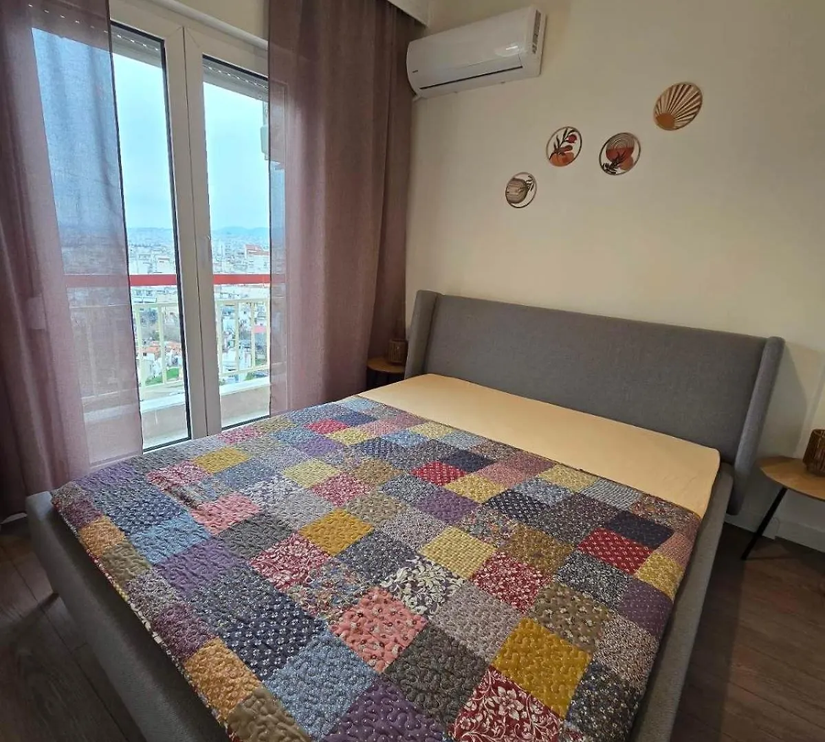Cozy New 2 Bedrooms Apartment For 4 People سالونيك