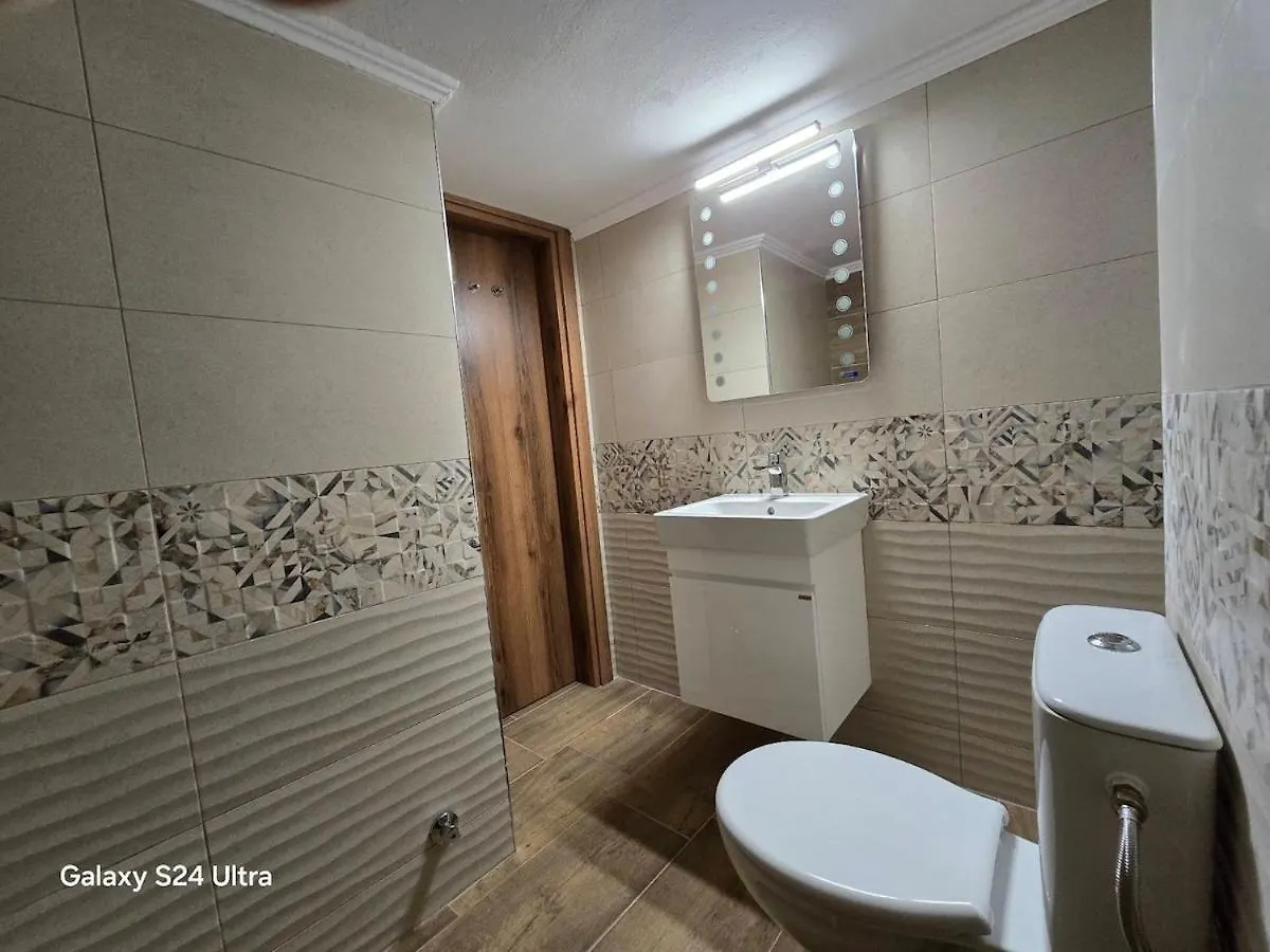 Cozy New 2 Bedrooms Apartment For 4 People سالونيك