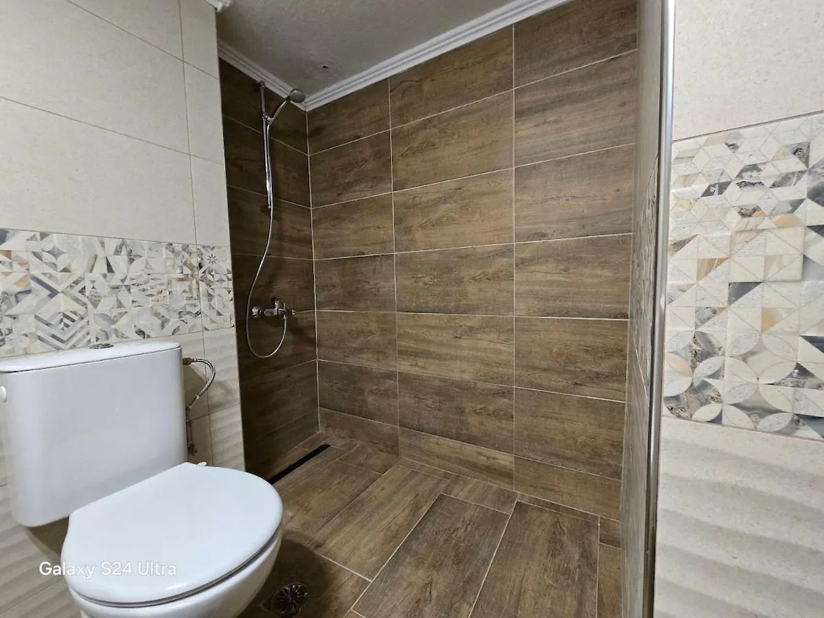 Cozy New 2 Bedrooms Apartment For 4 People سالونيك