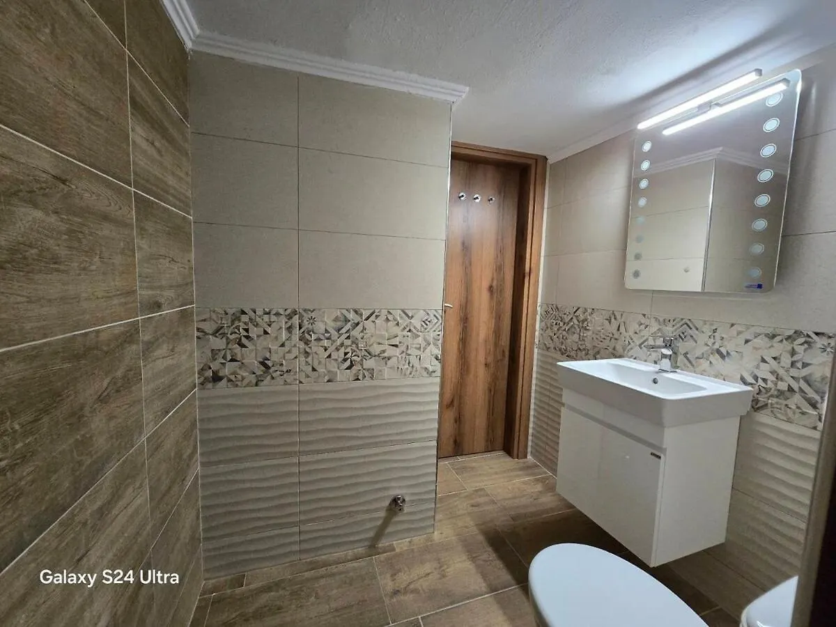 Cozy New 2 Bedrooms Apartment For 4 People سالونيك